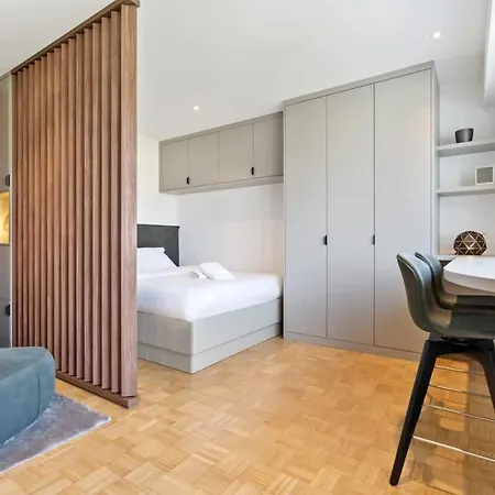 Apartment Sleek And Chic Studio In The Heart Of City